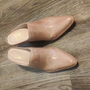 Frye Phoenix Heeled Mule Tan size 7.5
